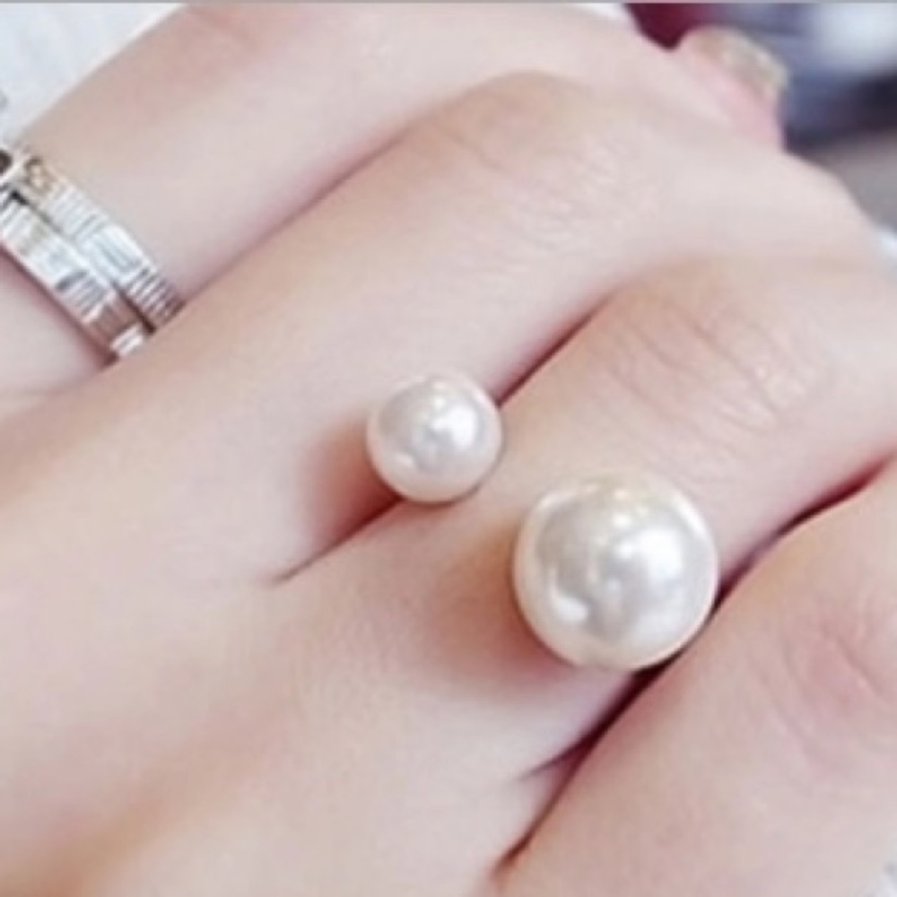 NEW!๐๐MODERN PEARL LOOK OPEN RING๐๐ADJUSTABLE! - Picture 1 of 4